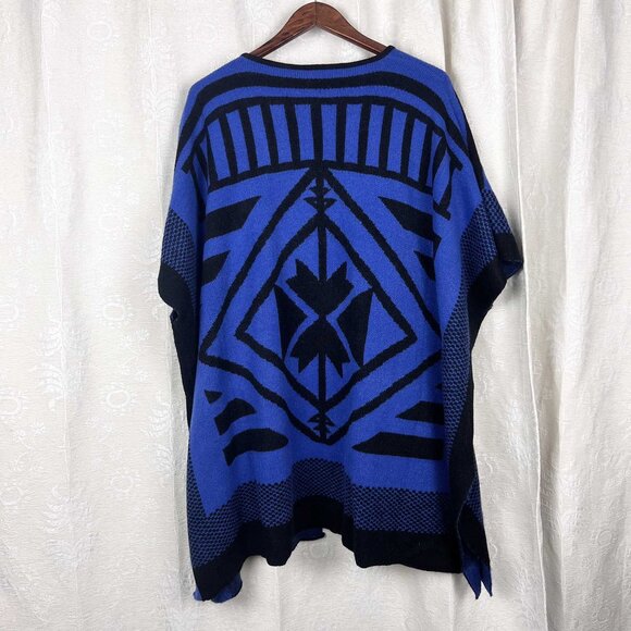 MaxSport tribal Aztec geometric open-front poncho - Picture 5 of 9